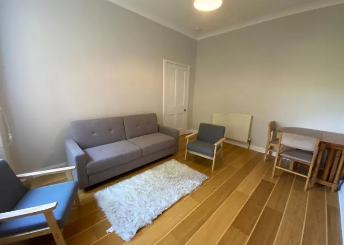 Gorgeous 2 Bed, شقة