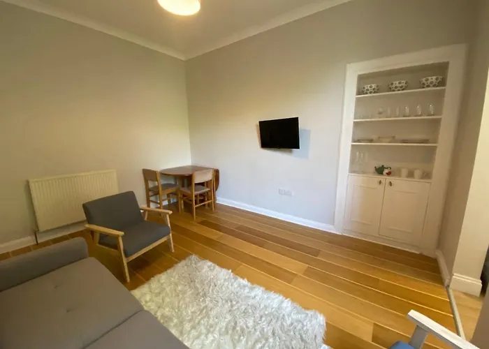 شقة Gorgeous 2 Bed, إدنبرة