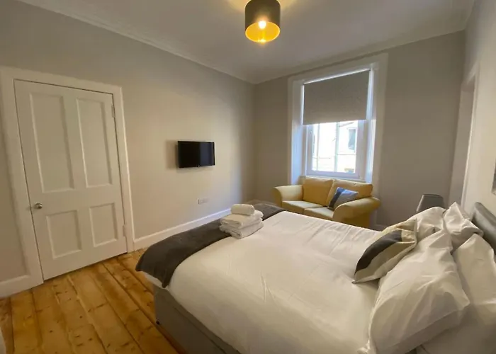 شقة Gorgeous 2 Bed, إدنبرة