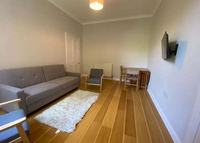 Gorgeous 2 Bed, شقة