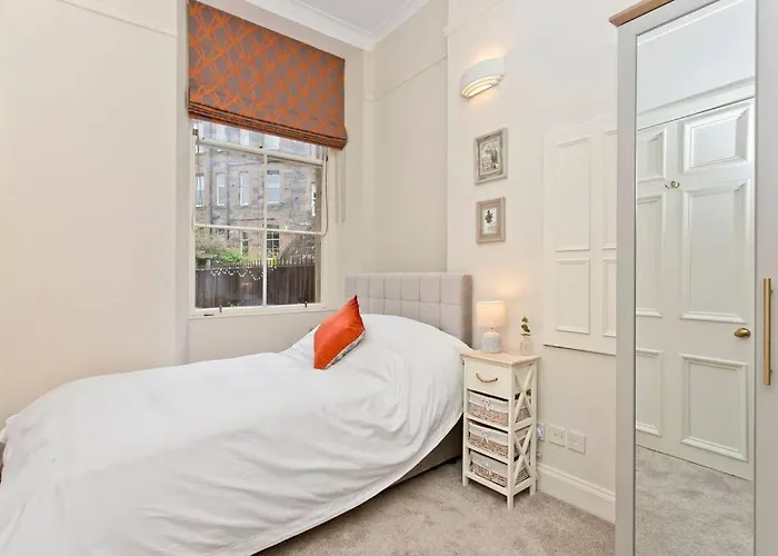 Stylish Murrayfield Sanctuary *
