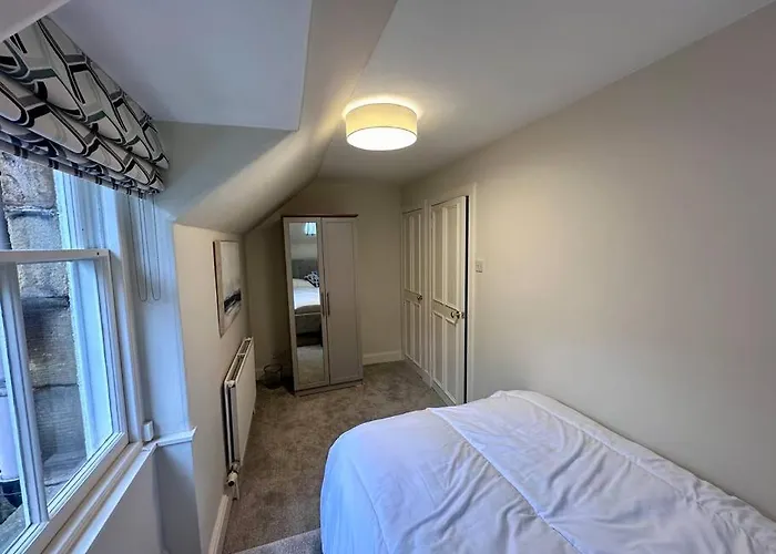 Stylish Murrayfield Sanctuary Apartment