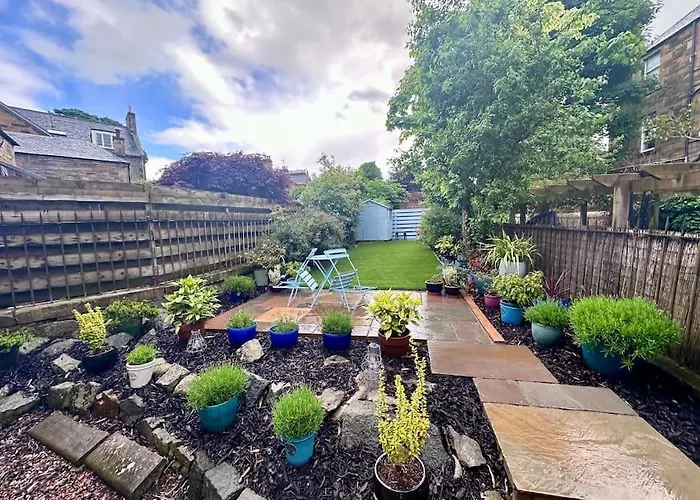 Stylish Murrayfield Sanctuary Apartment Edinburgh