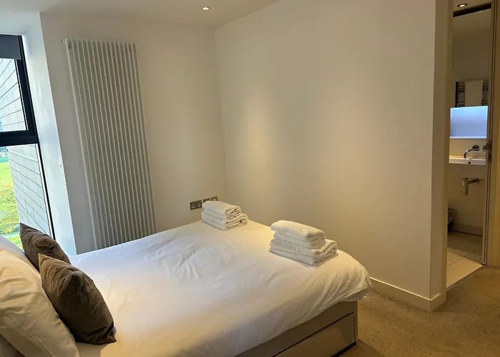 Executive Quartermile Near To Castle University With Park View Edynburg