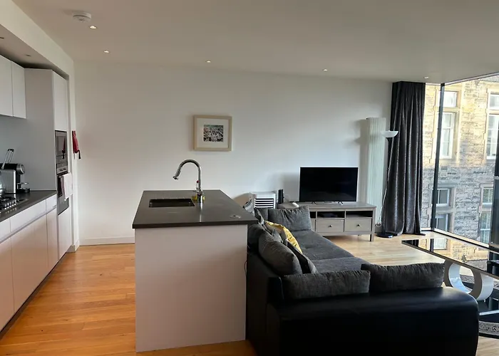 Executive Quartermile Near To Castle University With Park View Apartament *