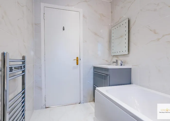 Fab Centre Flat