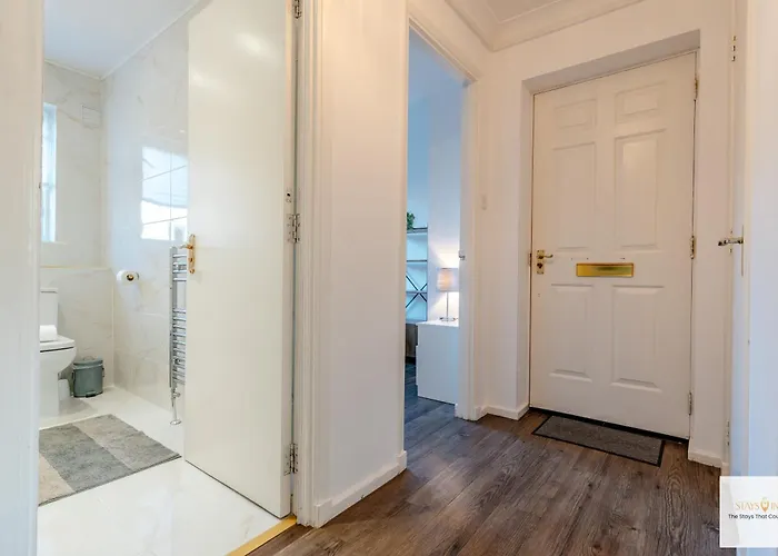 Fab Centre Flat
