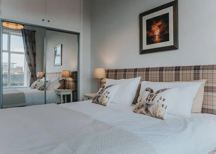 Scottish With Amazing Castle Views Apartment *