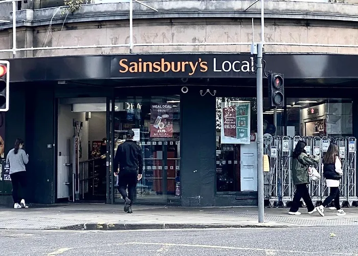 Stylish In 5 Beds 3 Bedrooms אדינבורו