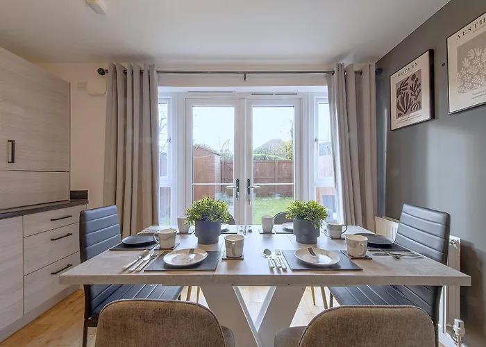 Διαμέρισμα Luxury 4 Bedroom Townhouse With Free Parking *