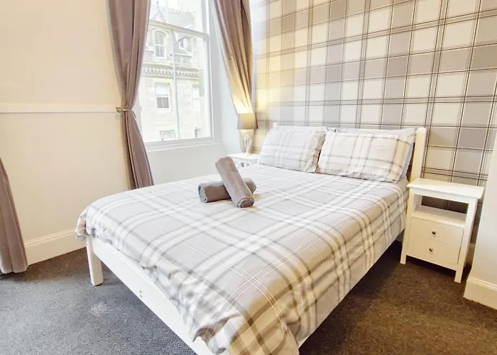 Backpackers - Over 18s Only Hostel *