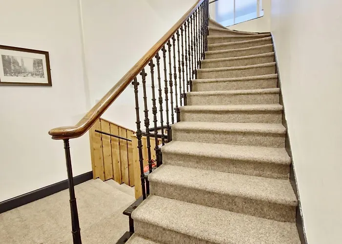 Hostel Backpackers - Over 18s Only