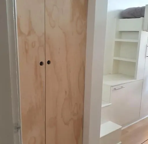 Artist Colony With Sauna And Private Garden, And Easy Walk To Centre Apartment Edinburgh