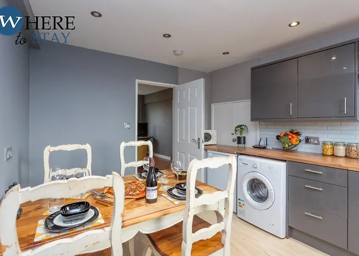 Stylish 3 Bedroom Apartment,