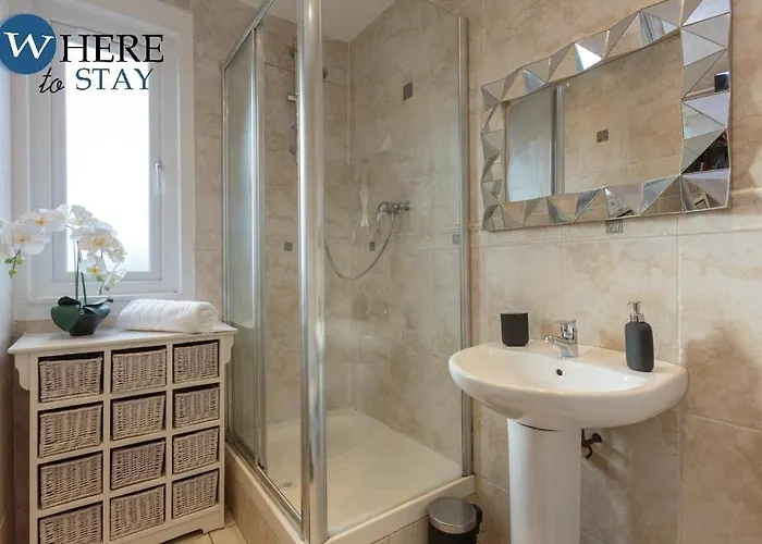 Stylish 3 Bedroom Apartment, Lägenhet Edinburg
