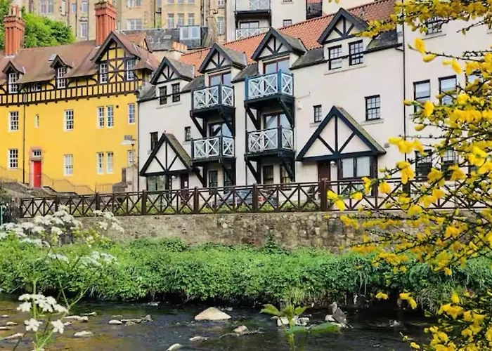 شقة - - With Balcony And Free, Secure Garage Parking *