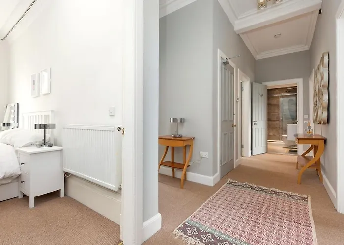 Spacious 3 Bed In Marchmont Lejlighed