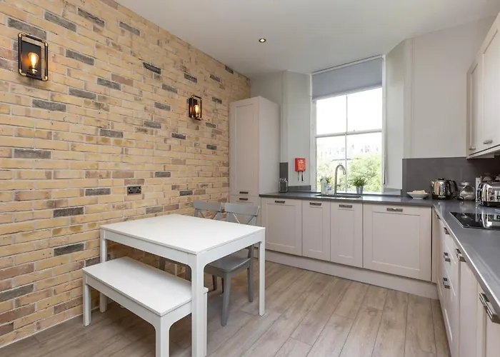 Spacious 3 Bed In Marchmont Lejlighed