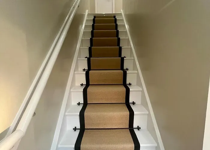 Luxury Spacious 4 Dbl Br House With Free Parking *