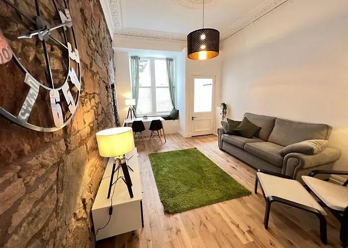 Stunning Refurbished Main Door Marchmont *