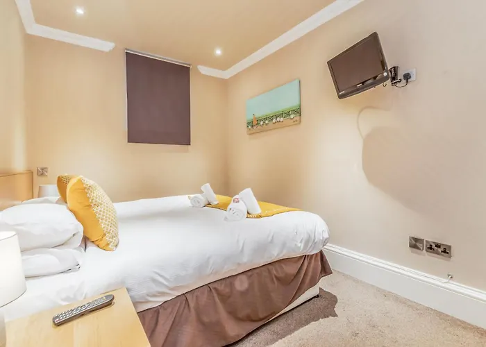 Апартаменты Large 3 Bed 3 Bath - New Town Эдинбург