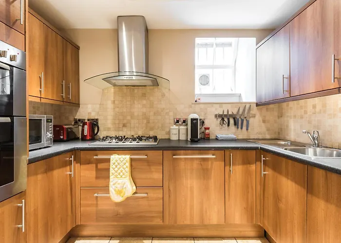 Апартаменты Large 3 Bed 3 Bath - New Town