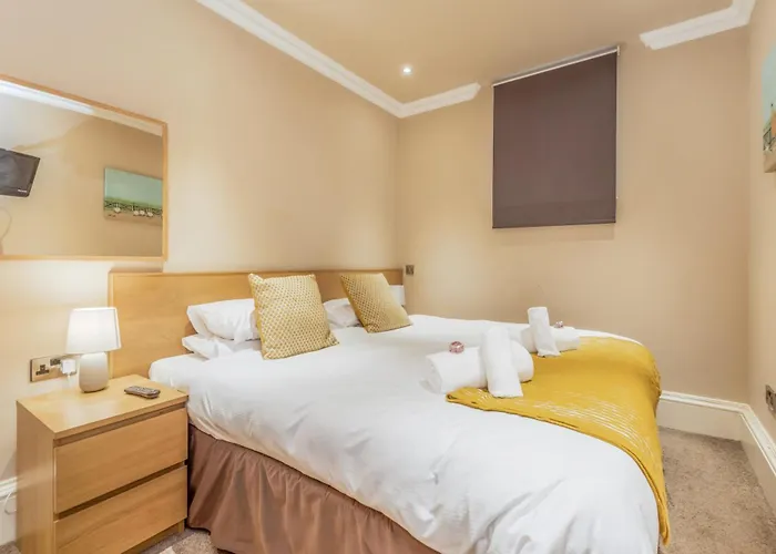 Large 3 Bed 3 Bath - New Town Апартаменты *
