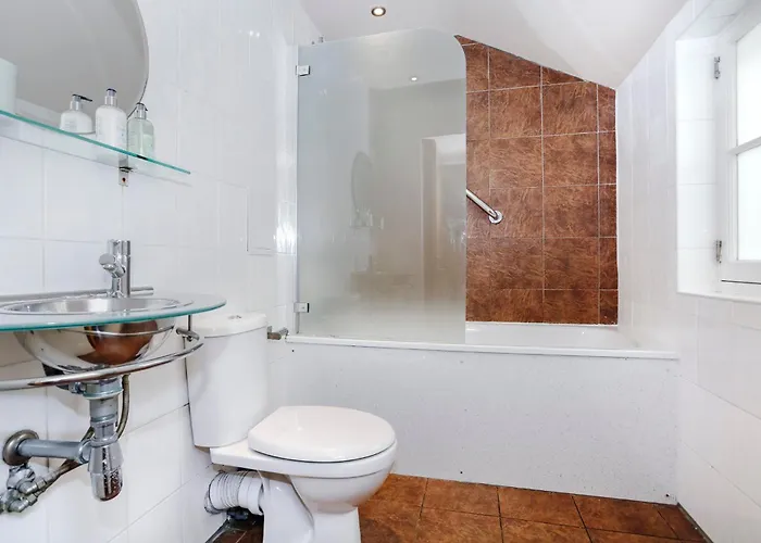 Large 3 Bed 3 Bath - New Town * Эдинбург