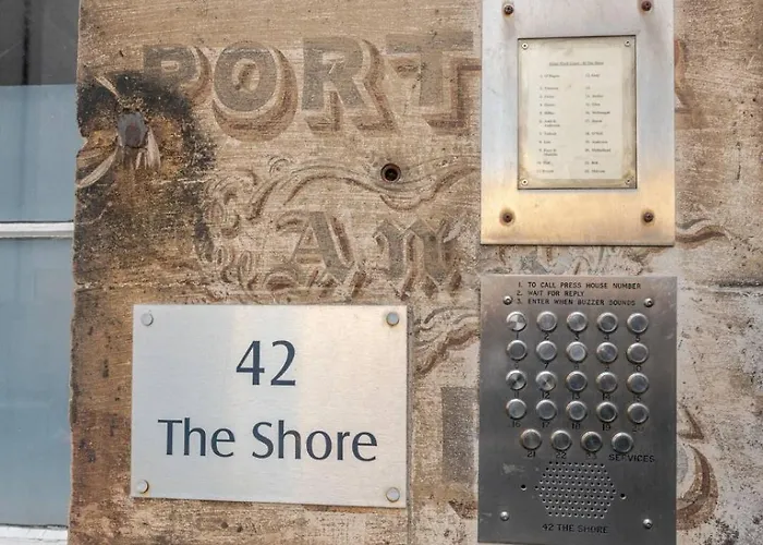 Apartment On The Shore