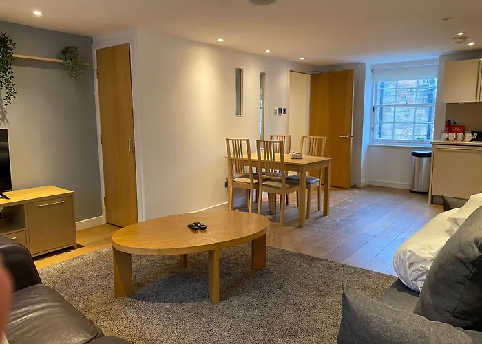 Cs Exclusive Of Princess Street West End Aparthotel *