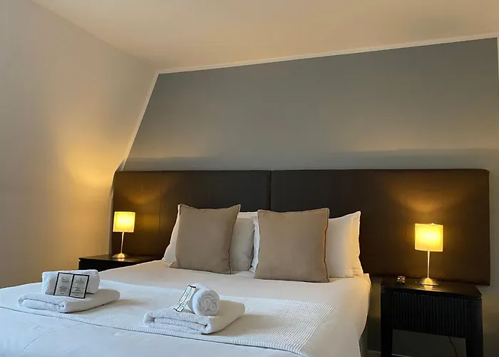 Cs Exclusive Of Princess Street West End Edimburgo