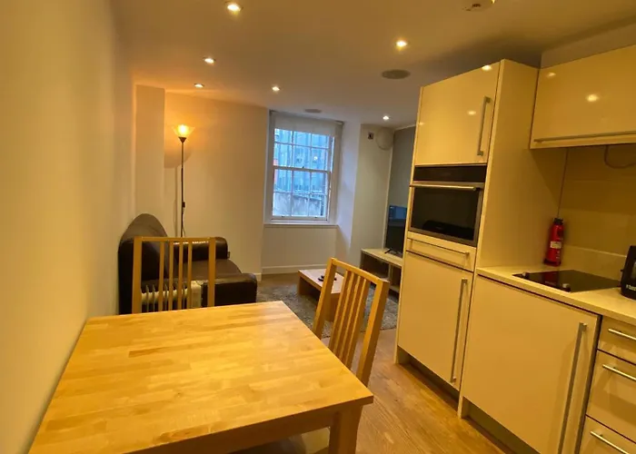 Cs Exclusive Of Princess Street West End