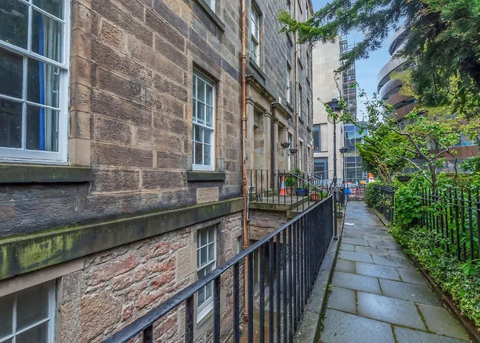 Large Super 3 Bed -princes Street, Parking Lägenhet Edinburg