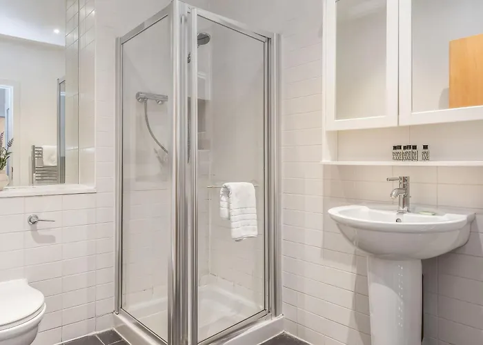 Beautiful Designer 2 Bed 2 Bath Old Town - Parking