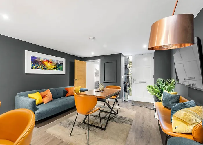 Righ - Luxury West End Artisan Apartament