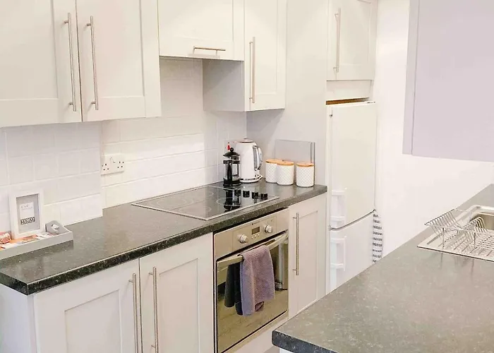 Chic Flat Close To Edinburgh, Airport, & Zoo *