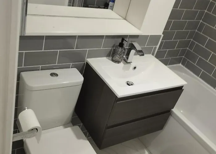 Flat With Double Sized Bed Apartment