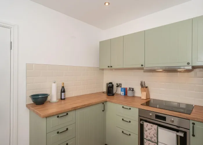 Charming Family House In Rosewell - Pass The Keys
