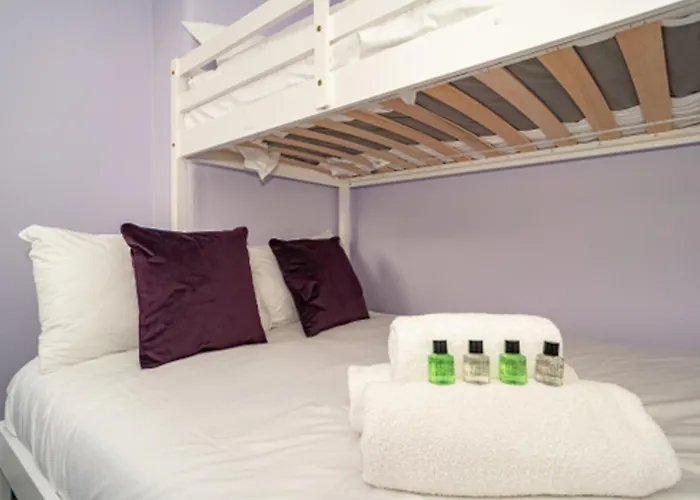 Charming Family House In Rosewell - Pass The Keys Holiday home Edinburgh