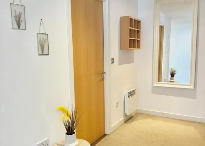Modern Two Bedroom Apartment *