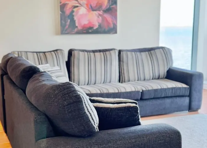 Modern Two Bedroom Apartment Edinburgh