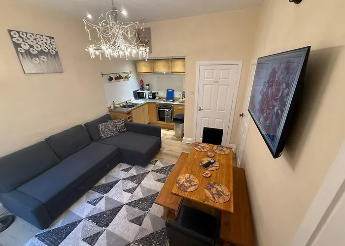 One Bedroom Flat In Old Town , Heart Of Flat Sleeps 4 Edinburgh