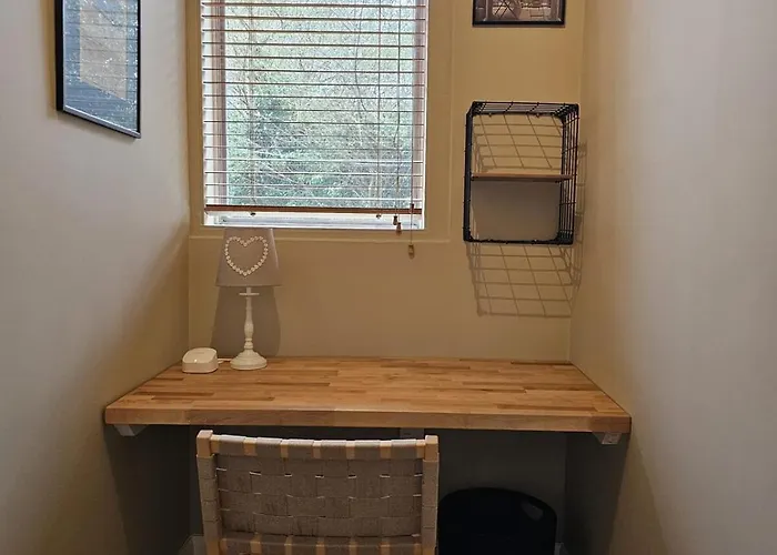 Two-bed In Vibrant Stockbridge, 爱丁堡