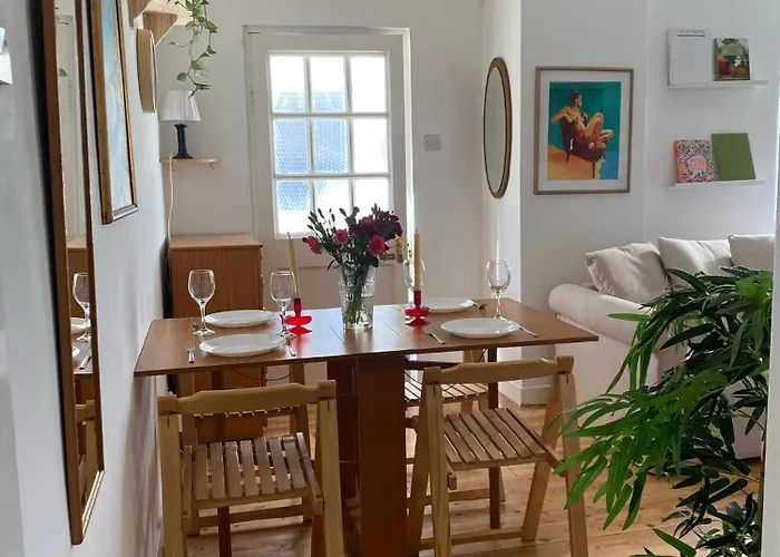2 Bed With Garden Near Centre & Beach, Free Parking Edinburgh