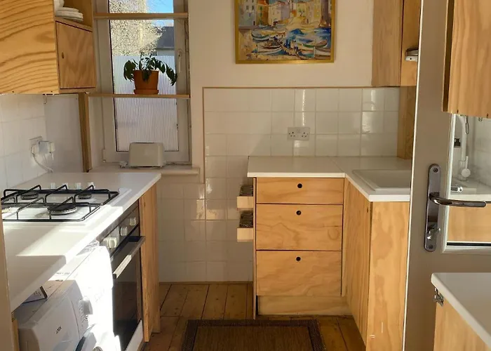 2 Bed With Garden Near Centre & Beach, Free Parking * Edinburgh