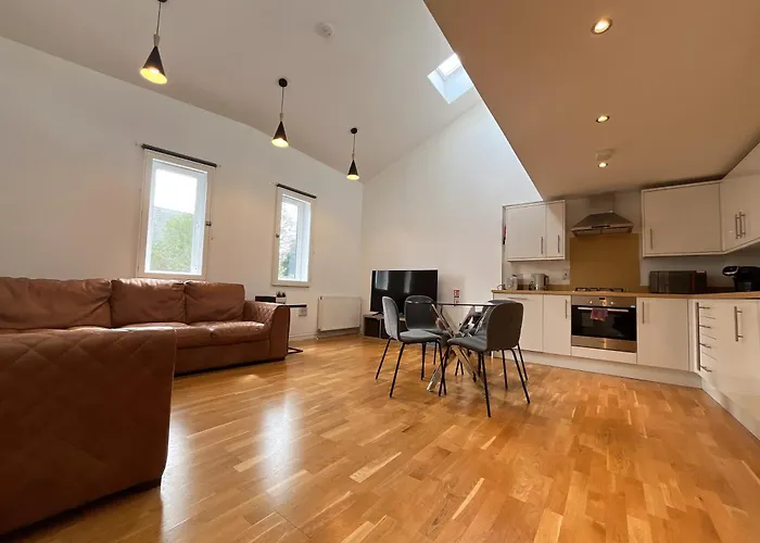 Apartment Private Parking 2 Bed 2 Bath
