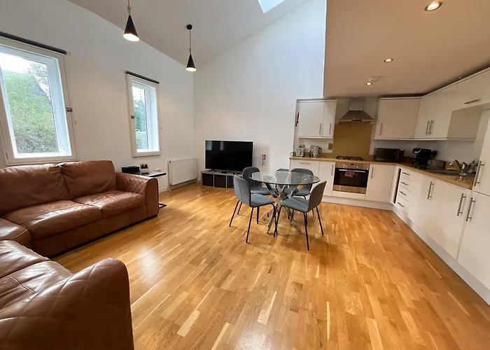 דירה Private Parking 2 Bed 2 Bath *