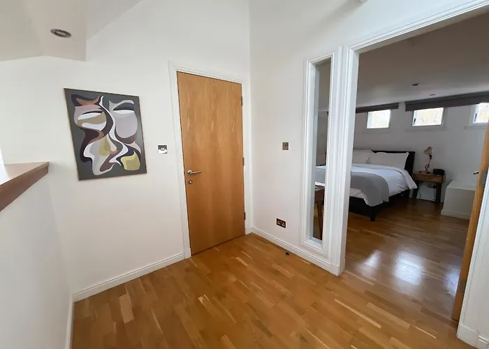 Private Parking 2 Bed 2 Bath דירה אדינבורו