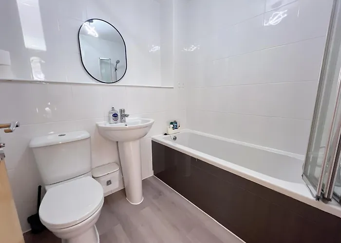 Apartament Quiet 2 Bedrooms And 2 Bathrooms With Free Parking
