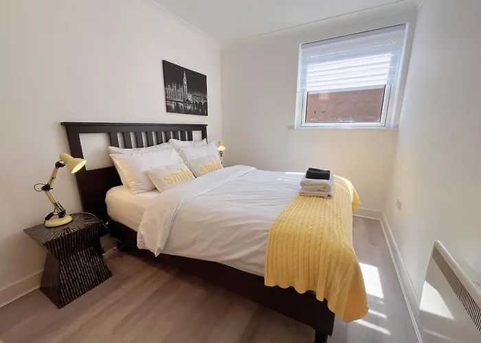 Quiet 2 Bedrooms And 2 Bathrooms With Free Parking * Edynburg